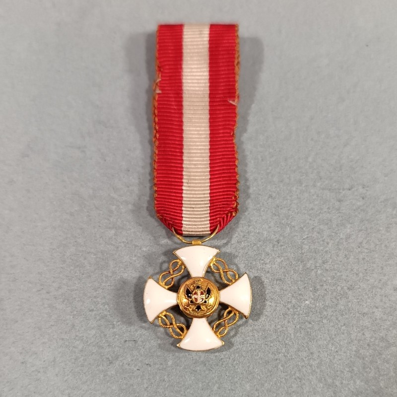 ITALIE MEDAILLE DE CHEVALIER DE L'ORDRE NATIONAL DE LA COURONNE ITALIENNE EN OR ITALIAN NATIONAL CROWN ORDER IN GOLD